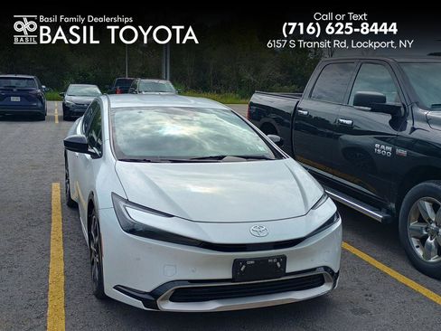 Used 2023 Toyota Prius Prime FWD image 1