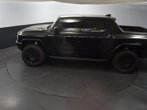 New 2025 GMC Hummer EV 2X w/ LPO, Dark Essentials Package image 45