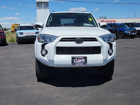 Used 2020 Toyota 4Runner SR5 Premium w/ Moonroof Package AWD/4WD image 4