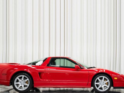 Used 2005 Acura NSX T image 2