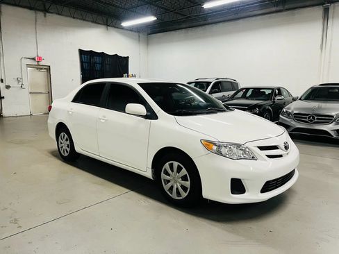 Used 2011 Toyota Corolla LE FWD image 4