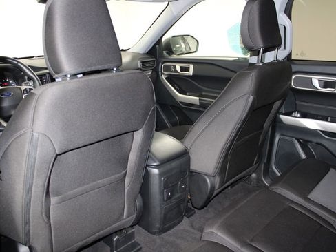 Used 2023 Ford Explorer XLT image 26