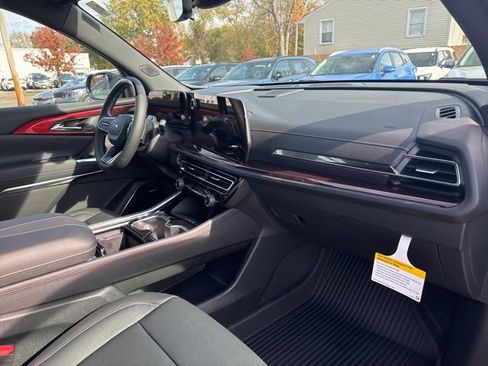 New 2026 Chevrolet Traverse Z71 w/ Enhanced Driving Package image 18