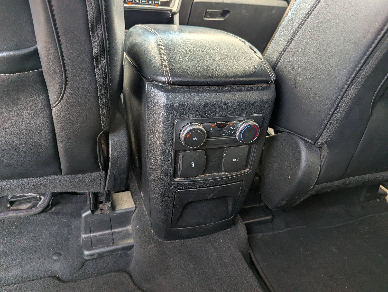 Used 2022 Ford Explorer XLT w/ Equipment Group 202A AWD/4WD image 30