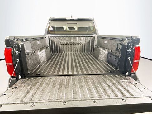 Used 2025 Toyota Tacoma TRD Sport image 22