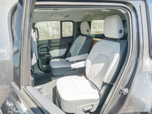New 2026 Land Rover Defender 130 X-Dynamic SE AWD/4WD image 22