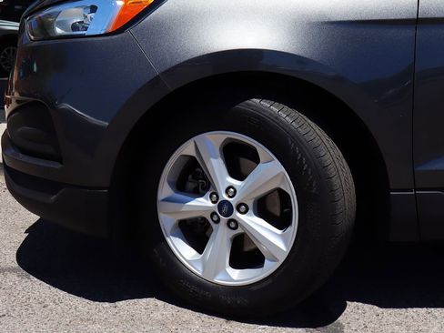 Used 2020 Ford Edge SE FWD image 5