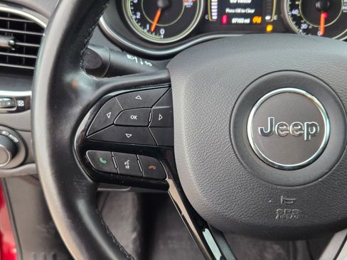 Used 2020 Jeep Cherokee Latitude Plus image 22