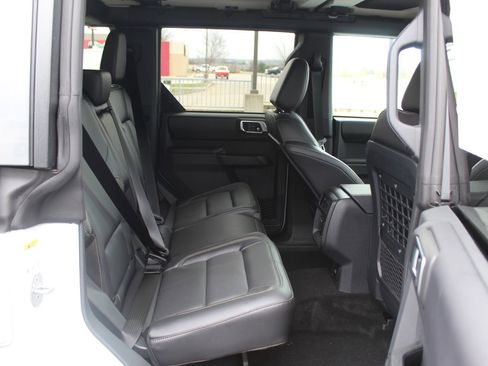 New 2026 Ford Bronco Badlands image 15