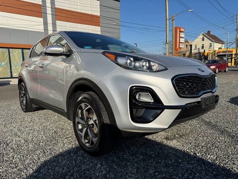 Used 2021 Kia Sportage LX image 3