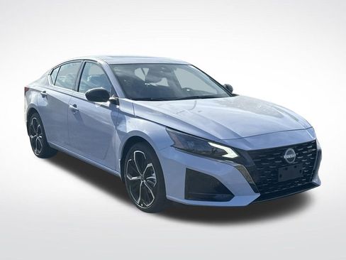 New 2025 Nissan Altima 2.5 SR w/ SR Premium Package AWD/4WD image 7