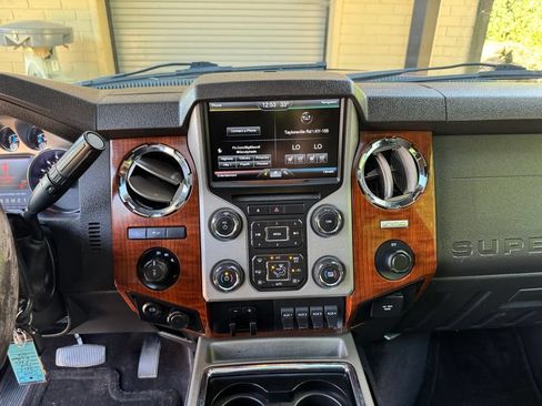 Used 2016 Ford F250 King Ranch w/ King Ranch w/Chrome Package AWD/4WD image 21