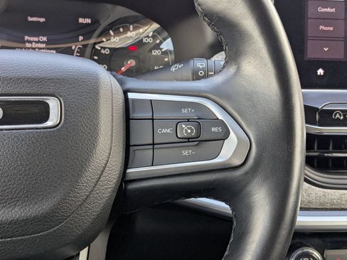 Used 2022 Jeep Compass Latitude AWD/4WD image 17