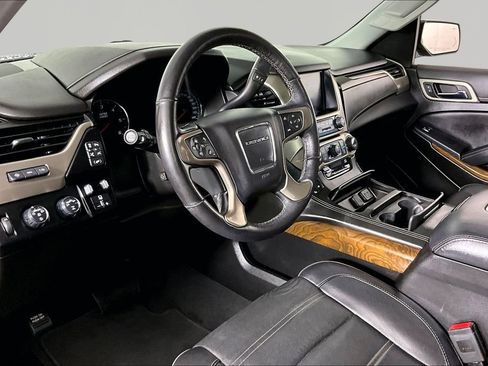 Certified 2019 GMC Yukon Denali w/ Denali Ultimate Package AWD/4WD image 16