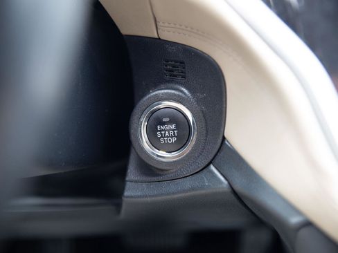 Used 2020 Subaru Outback Limited image 12