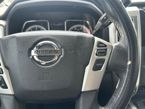 Used 2017 Nissan Titan SV image 21