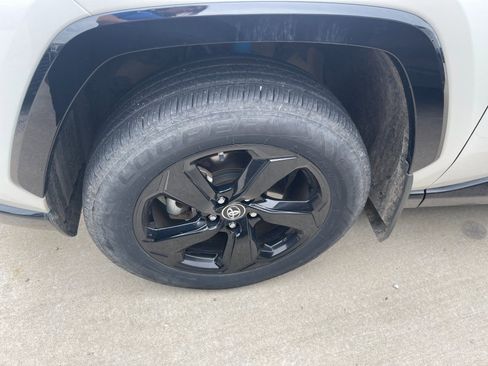 Used 2019 Toyota RAV4 XSE w/ Carpet Mat Package AWD/4WD image 7
