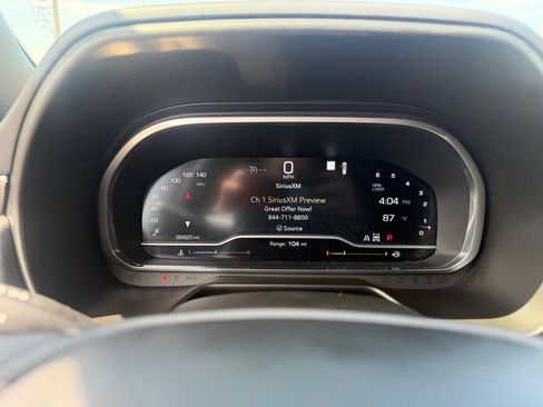 Used 2022 GMC Yukon AT4 AWD/4WD image 32