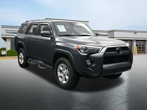 Used 2024 Toyota 4Runner SR5 AWD/4WD image 7