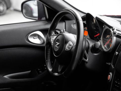 Used 2011 Nissan 370Z Coupe image 18