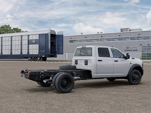 New 2026 RAM 4500 Tradesman AWD/4WD image 4