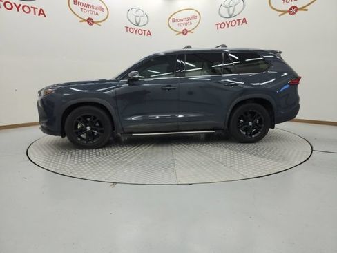 Used 2025 Toyota Grand Highlander AWD image 5