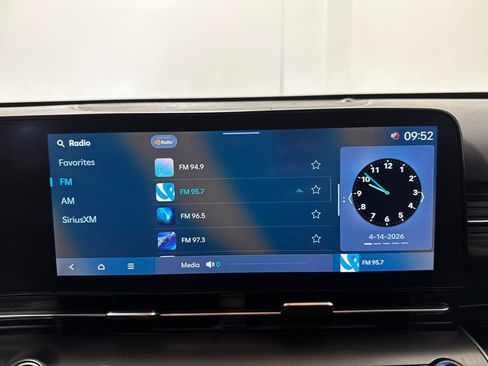 Used 2025 Hyundai Kona SEL FWD image 35