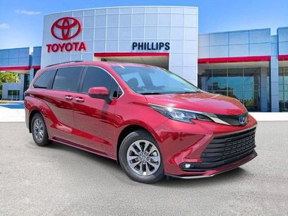 Certified 2025 Toyota Sienna XLE