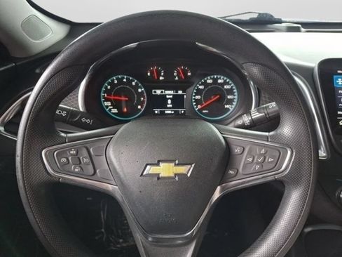 Used 2021 Chevrolet Malibu LT FWD image 18
