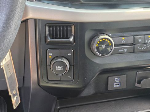 Used 2023 Ford F150 XLT image 24