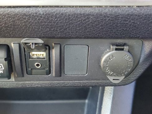 Used 2018 Toyota Tacoma SR5 image 30