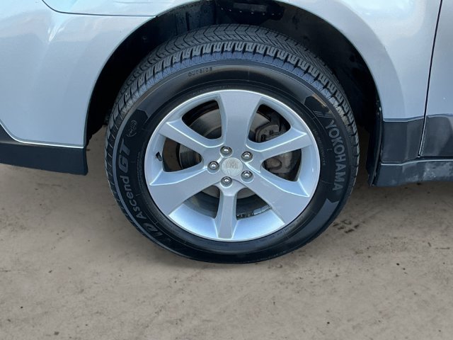 Used 2013 Subaru Outback 2.5i Premium AWD/4WD image 9