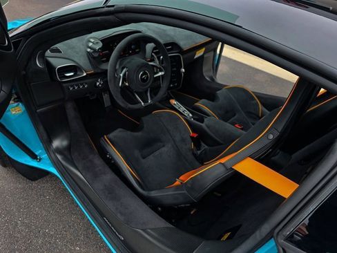 Used 2025 McLaren Artura Spider image 45