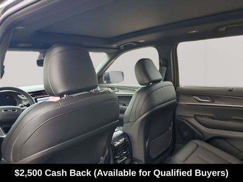 New 2025 Jeep Grand Cherokee L Limited w/ Luxury Tech Group II RWD image 30