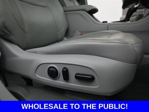 Used 2018 GMC Acadia SLT image 16