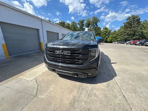 Used 2022 GMC Sierra 1500 Elevation w/ Preferred Package AWD/4WD image 3