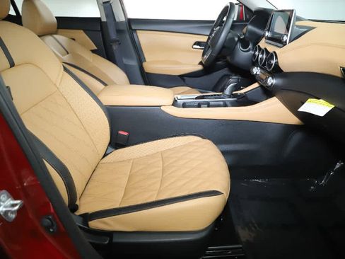 Used 2025 Nissan Sentra SV w/ SV Premium Package FWD image 34