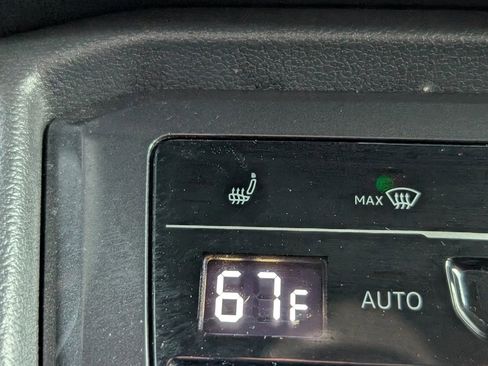 Used 2024 Volkswagen Tiguan SE R-Line w/ MDO Package, Three-Row image 21