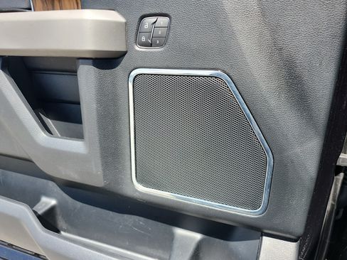 Used 2019 Ford F150 Lariat w/ Trailer Tow Package RWD image 29