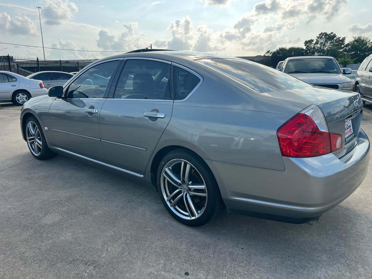 Used 2007 INFINITI M45 Sport w/ Technology Pkg RWD image 5