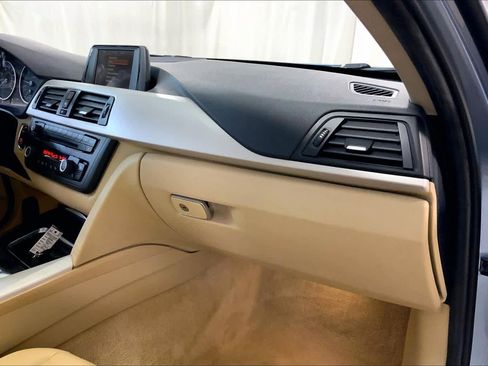 Used 2015 BMW 320i Sedan image 19