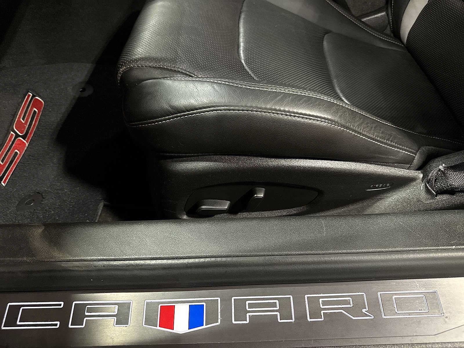 Used 2017 Chevrolet Camaro SS RWD image 23