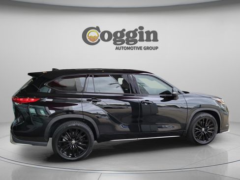 Certified 2023 Toyota Highlander XSE image 5