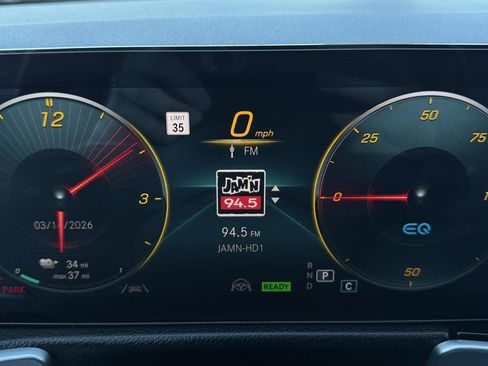 Used 2022 Mercedes-Benz EQB 300 4MATIC image 38