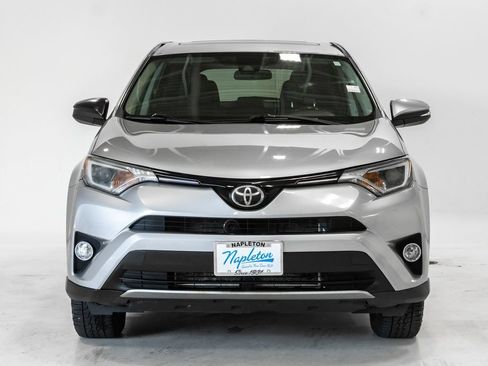 Used 2018 Toyota RAV4 XLE AWD/4WD image 5