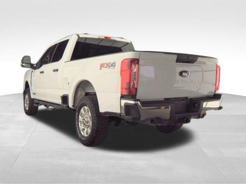 Used 2024 Ford F250 XLT w/ FX4 Off-Road Package AWD/4WD image 8