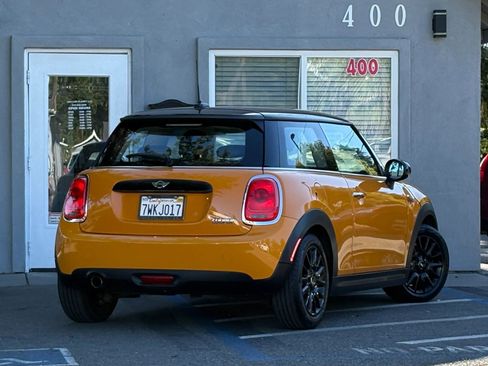 Used 2017 MINI Cooper 2-Door Hardtop FWD image 5