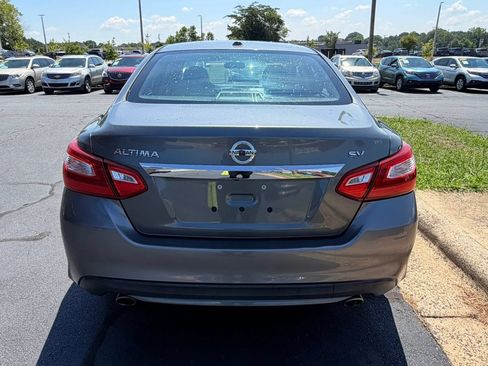 Used 2017 Nissan Altima 2.5 SV FWD image 6