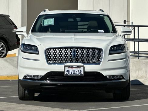 Used 2023 Lincoln Nautilus Reserve w/ Equipment Group 202A image 8