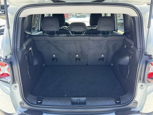 Certified 2023 Jeep Renegade Latitude image 7